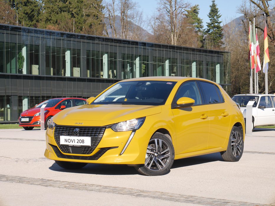 Fotografija: Novi peugeot 208, ki pri nas stane od 13.300 evrov naprej, sledi drznemu oblikovalskemu jeziku znamke.