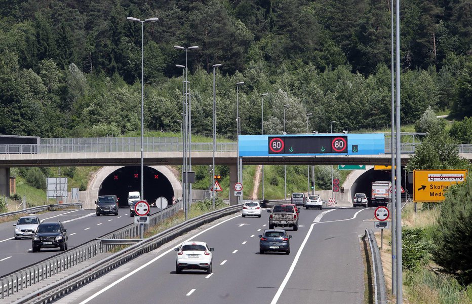 Fotografija: Predor Šentvid bo zaprt zaradi del. FOTO: Igor Mali