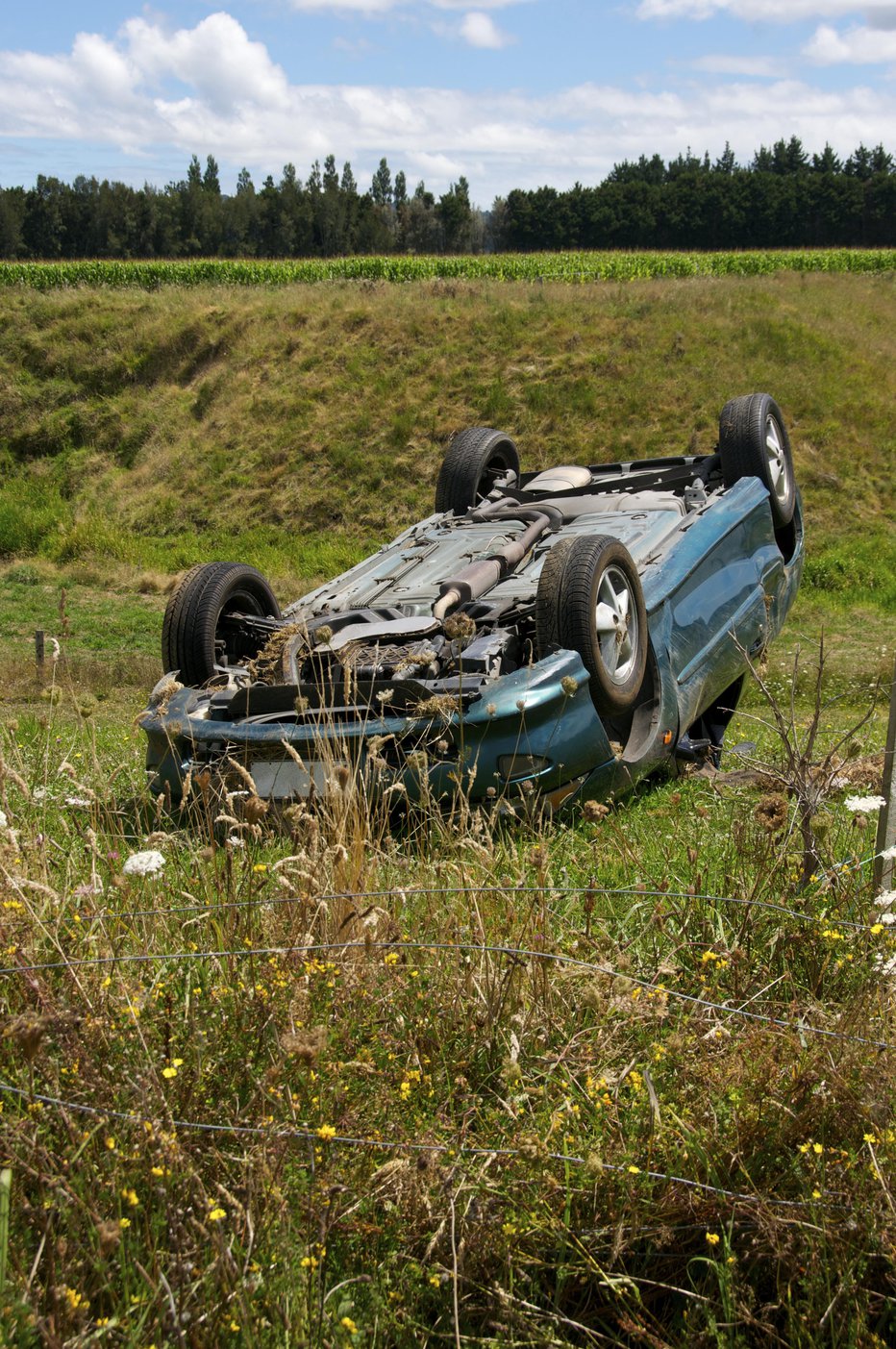 Fotografija: Avto je končal na strehi. Fotografija je simbolična. FOTO: Guliver/getty Images