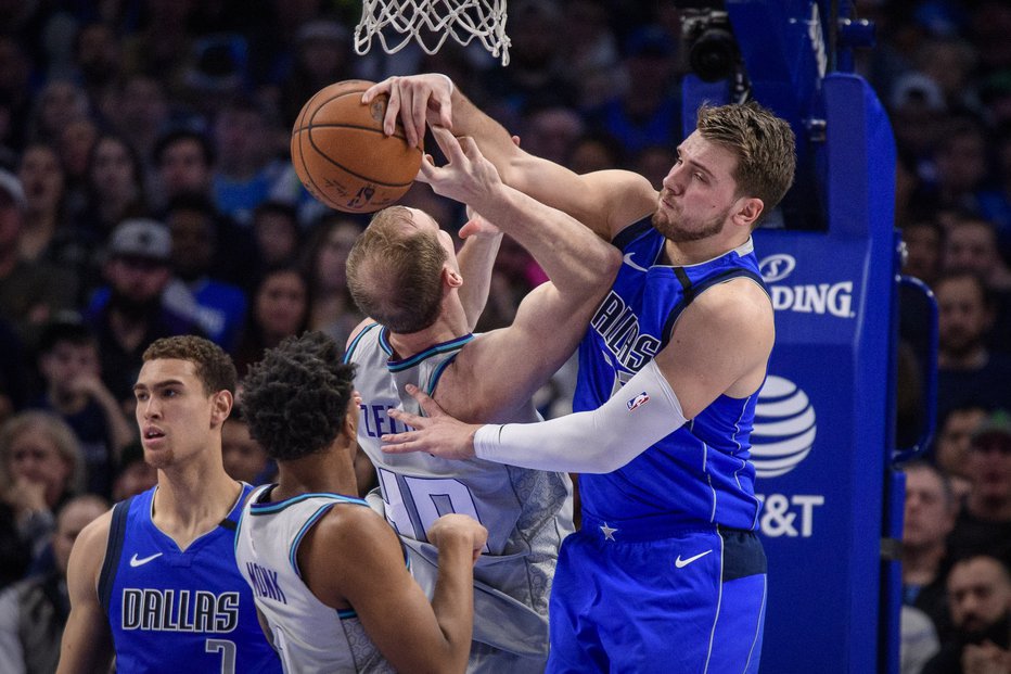 Fotografija: Luka Dončić se zna možato postaviti po robu tekmecem. FOTO: Reuters