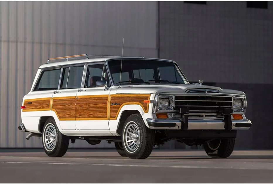 Fotografija: Jeep grand wagoneer iz leta 1989 je dosegel dvakrat višjo ceno od tržne. FOTOgrafije: Barrett-Jackson