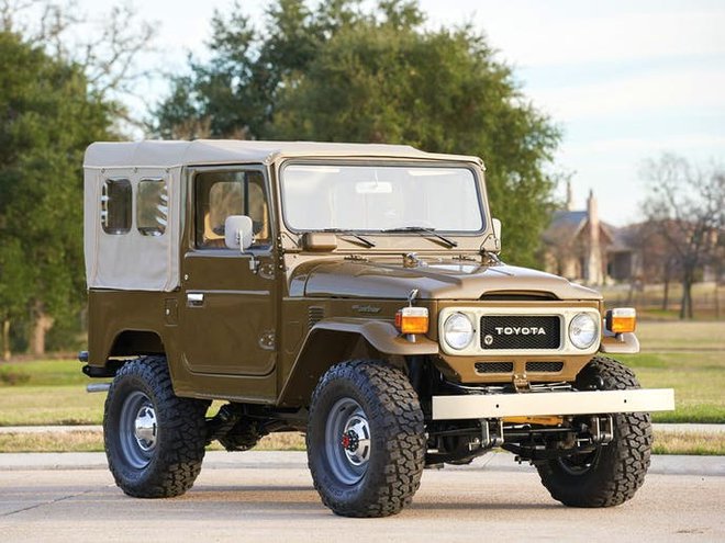 Toyota land cruiser FJ40 iz leta 1980 se je prodala za 56.000 evrov.