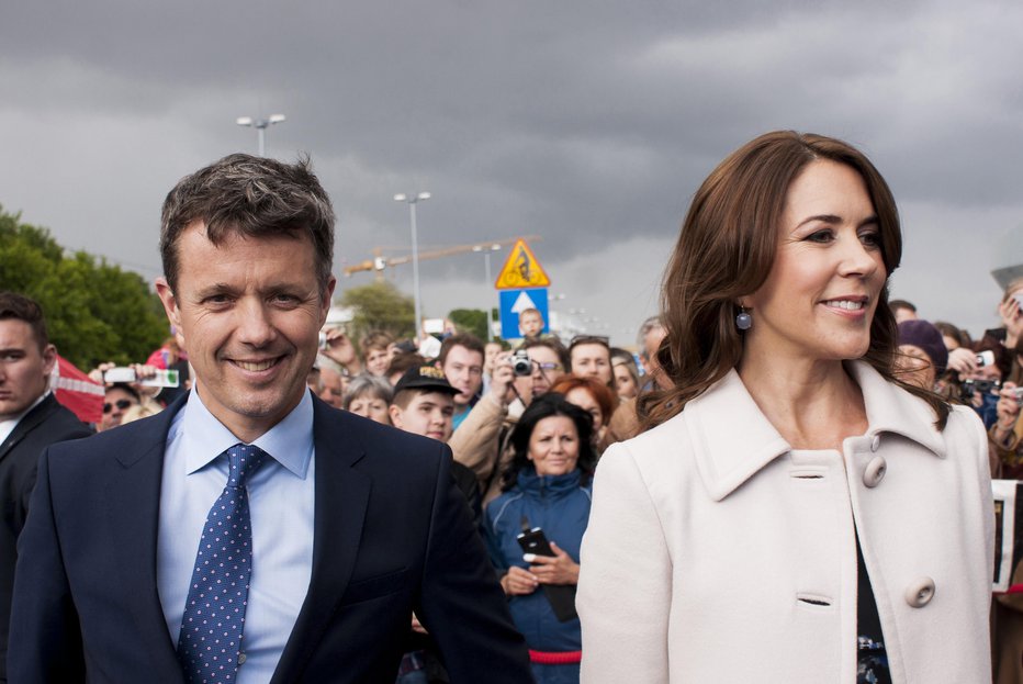 Fotografija: Za tri mesece sta se Mary in Frederik preselila v Švico, kjer njuni otroci obiskujejo mednarodno šolo. FOTO: guliver/Getty Images