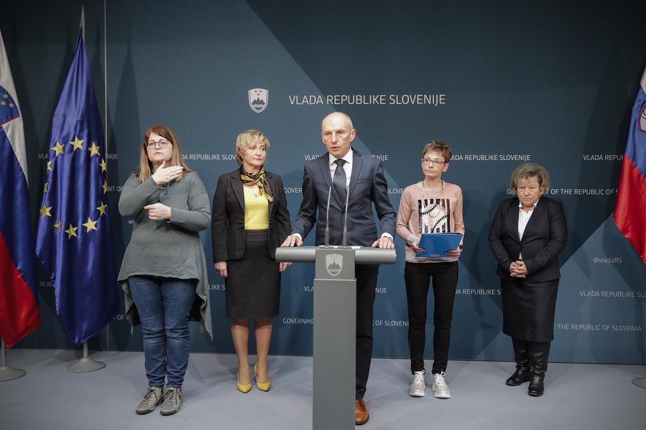 Fotografija: Minister za zdravje Aleš Šabeder je včeraj sporočil, da imamo v Sloveniji že drugo potrjeno okužbo z novim koronavirusom. FOTO: Uroš Hočevar