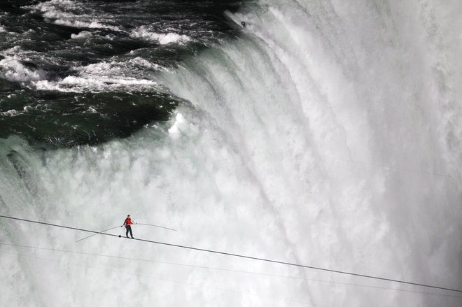 Premagal je tudi Niagarske slapove. FOTO: Reuters