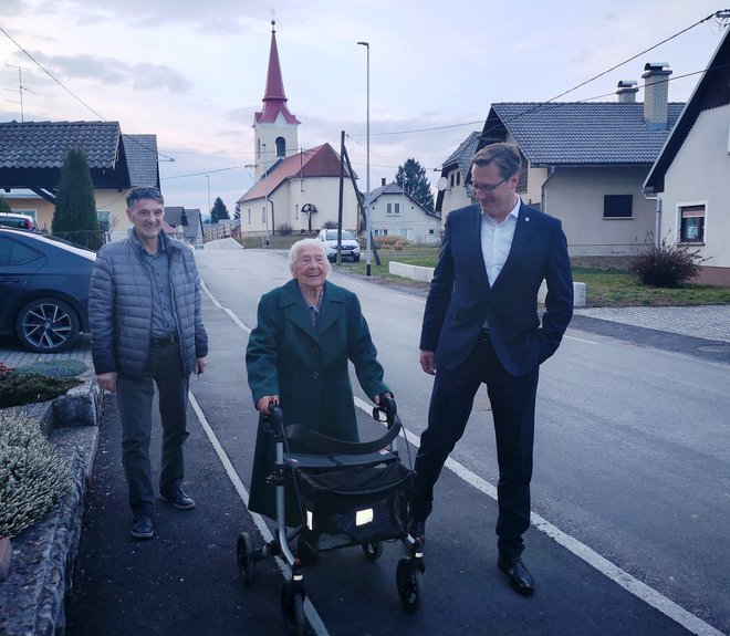 Na sprehodu z Jožetom Kozino in Vladimirjem Prebiličem. FOTO: Milan Glavonjić