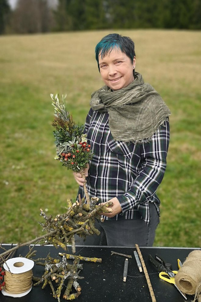 Floristka dr. Sabina Šegula se je odločila, da izdela spletni priročnik o izdelovanju butaric. Foto: osebni arhiv