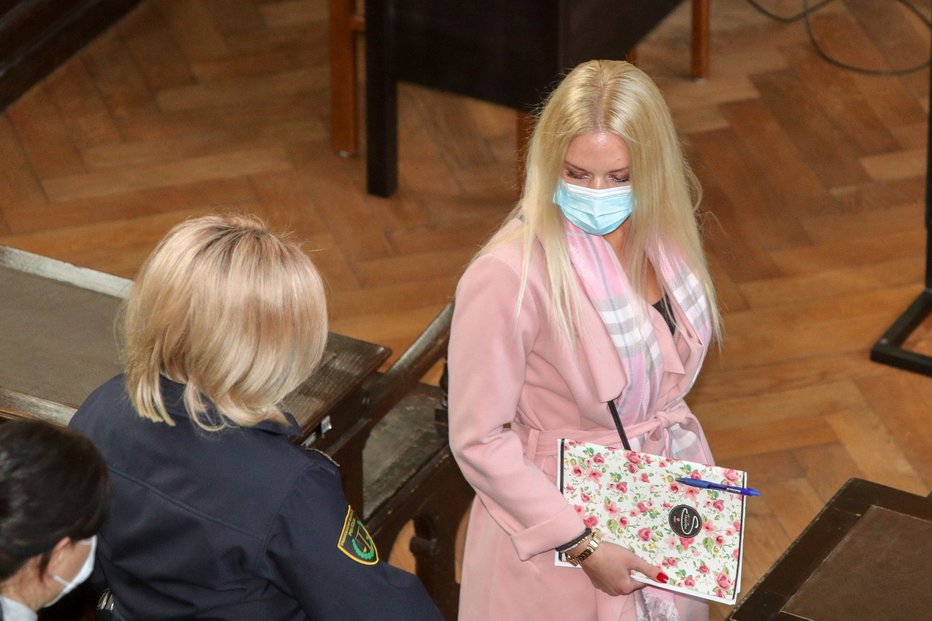 Fotografija: Nadaljevanje sojenja Sebastienu Abramovu in Juliji Adlešič v zadevi odrezana roka. FOTO: Marko Feist