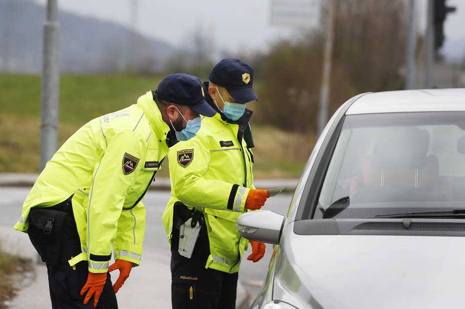 Fotografija: Simbolična fotografija. FOTO: Leon Vidic, Delo