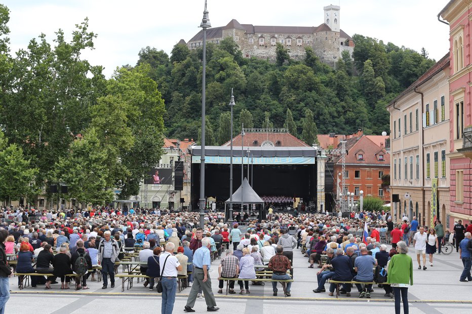 Fotografija: S ponedeljkom prihaja sprememba. FOTO: Tomi Lombar, Delo