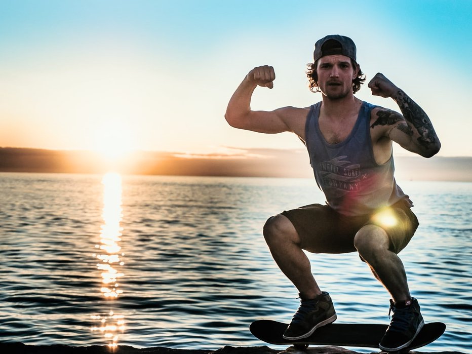 Fotografija: Življenje s tourettovim sindromom zna biti zabavno. FOTO: Boštjan Fon