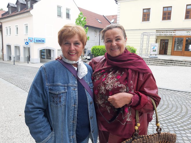 Rokodelka Pika Žabkar in Jožica Verček, ustanoviteljica Turističnega kulturnega društva Trškogorsko srce, radi obiščeta Novo mesto in radi pomagata sooblikovati ponudbo, tako z ročnimi deli, spominki kot dobrotami.