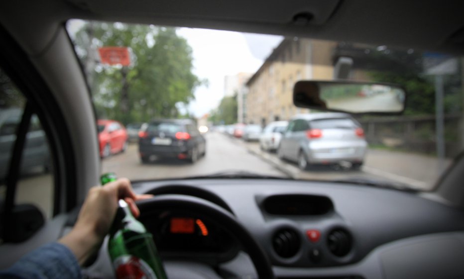 Fotografija: Alkohol je velik problem na naših cestah. FOTO: Blaž Samec