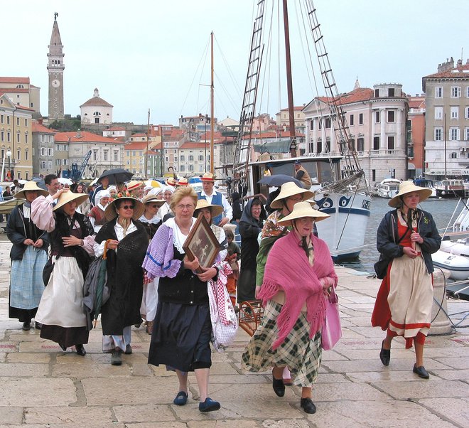 Turisti si želijo prireditev. Foto: Primož Hieng