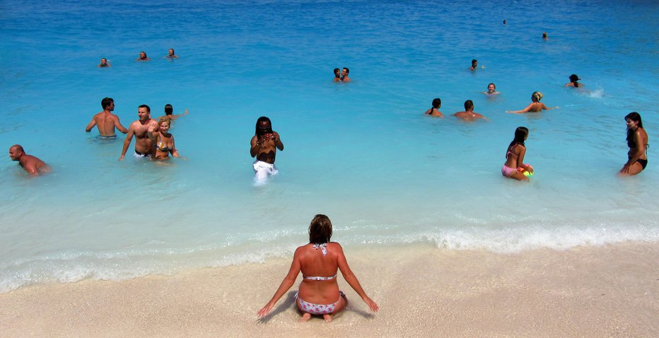 Fotografija: Bodo plaže v Grčiji tudi letos tako polne? FOTO: Blaž Samec