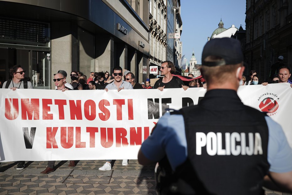 Fotografija: Protivladni protesti v Ljubljani, 26. junija 2020. FOTO: Uroš Hočevar