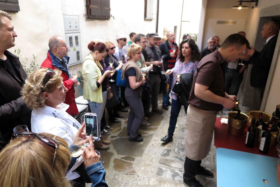 Fotografija: Turistične nastanitve v Goriških Brdih so v tem in naslednjem mesecu polno zasedene. FOTO:Igor Mali