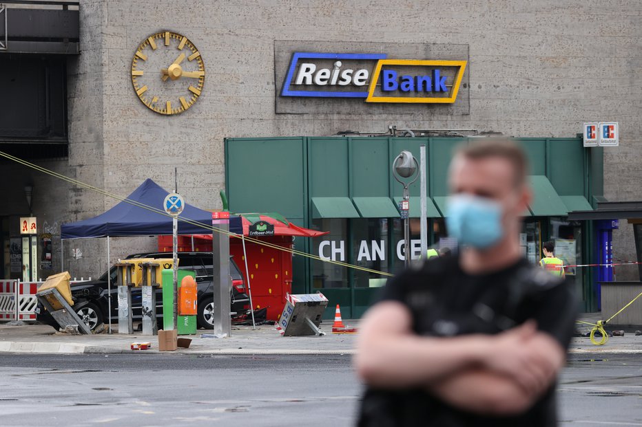 Fotografija: Prizorišče incidenta. FOTO: Fabrizio Bensch, Reuters