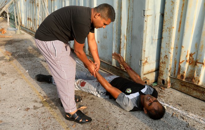 Več kot 4000 poškodovanih. FOTO: Mohamed Azakir, Reuters