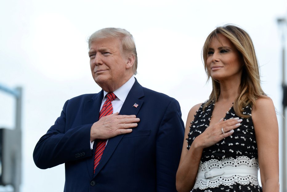 Fotografija: Donald Trump je izgubil mlajšega brata, Melania pa svaka. FOTO: Erin Scott, Reuters