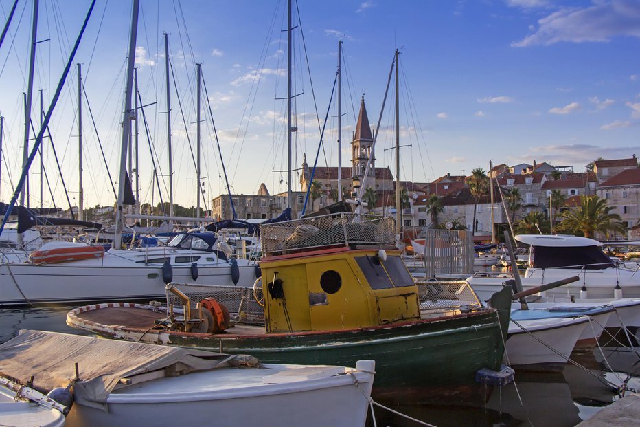 Fotografija: Prostora za privez in sidranje je dovolj za vse. FOTO: Ivansmuk/Getty Images