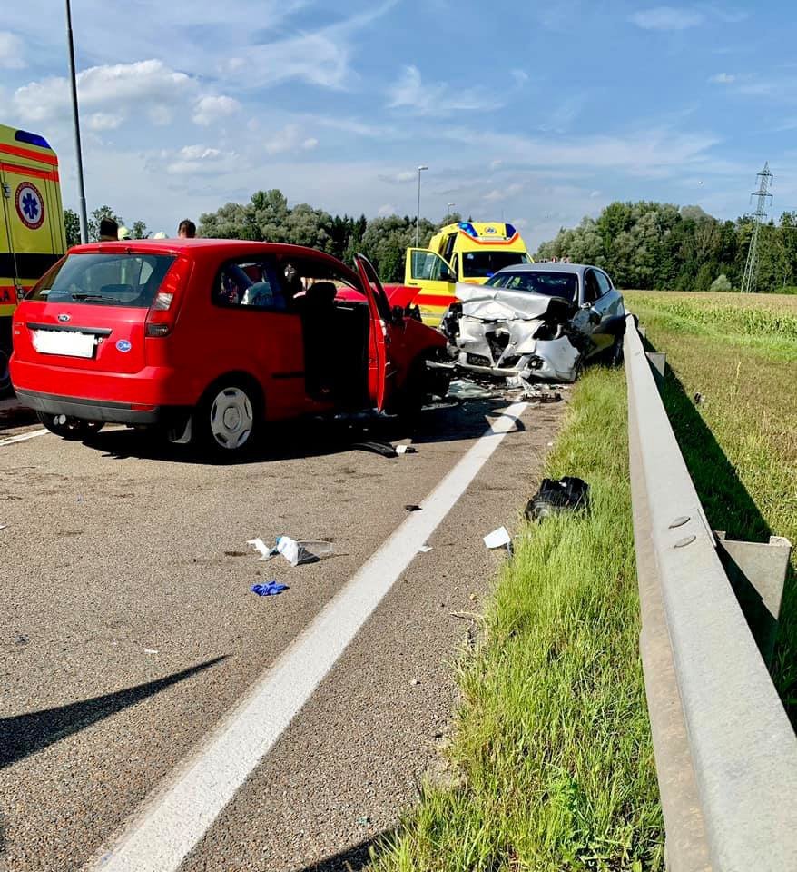 Fotografija: Na Puhovi obvoznici so trčila tri vozila. FOTO: Ptuj 112