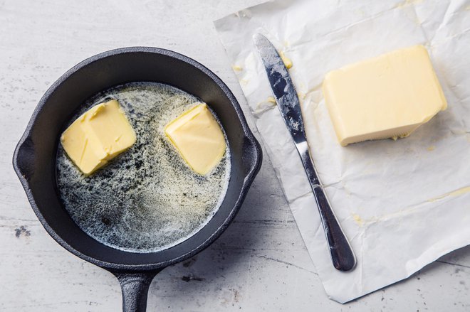 Na maslu lahko tudi cvremo, pečemo ali dušimo jedi.