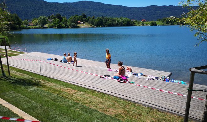 Letos so polepšali plažo ob jezeru.