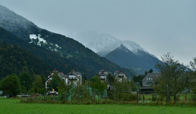 Sneg v Kranjski Gori. FOTO: Egon Cokan