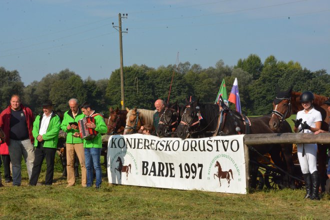 Tokrat je bila prireditev na travniku v Črni vasi bolj skromna. FOTO: KD Barje