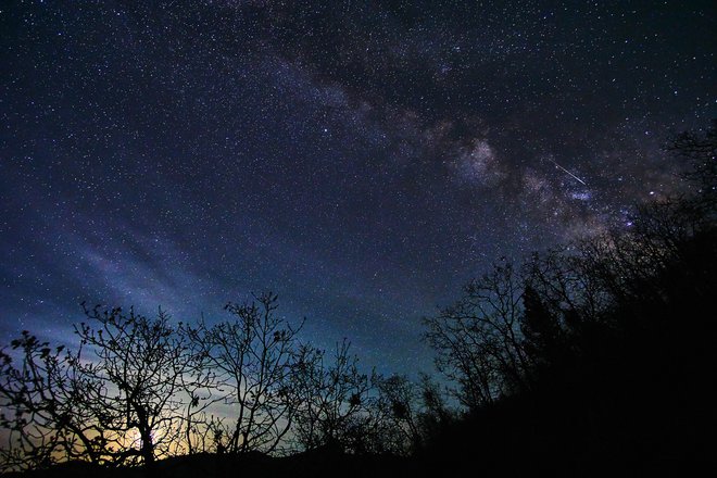 V istem času so na istem območju opazovali meteor. FOTO: Getty Images