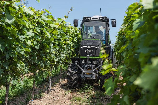 Ozkokolotečna serija fendt 200 VFP vario ima širino od 1,07 do 1,68 metra. Oznake V, F in P pomenijo vinogradniške, sadjarske in plantažne izvedbe.