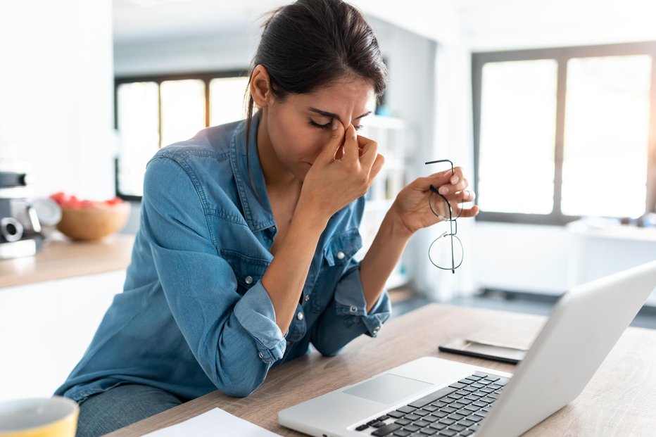 Fotografija: Če vam nekaj nikakor ne gre, obstaja tehten razlog za to in ne smete riniti z glavo skozi zid. FOTO: Nensuria/Getty Images