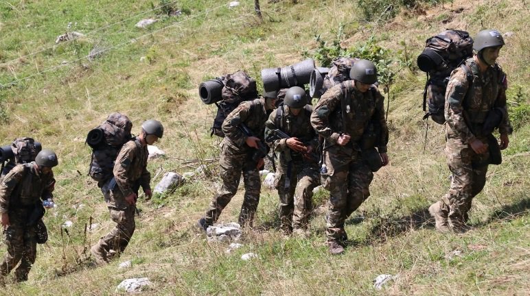 Fotografija: Vojaška oseba mora opremo, ki mu je bila dana v hrambo, skrbno varovati in hraniti na lastne stroške.