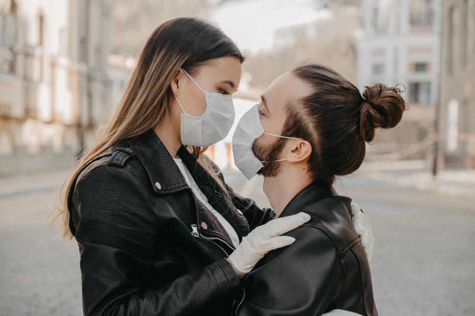 Fotografija: Na stike v živo bo v času epidemije verjetno treba počakati. FOTO: Shutterstock