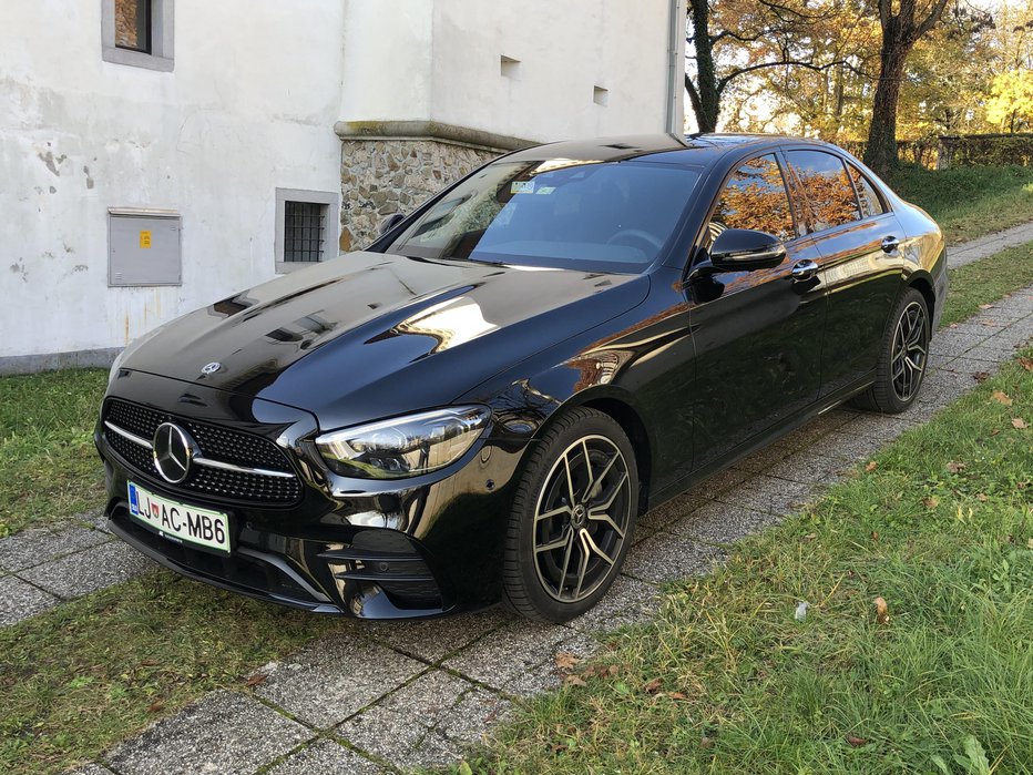 Fotografija: Prvo vožnjo smo opravili z različico 220 D 4matic. Ima 194 konjskih moči (143 kW), stane najmanj 58.900 evrov. FOTOGRAFIJE: Aljaž Vrabec