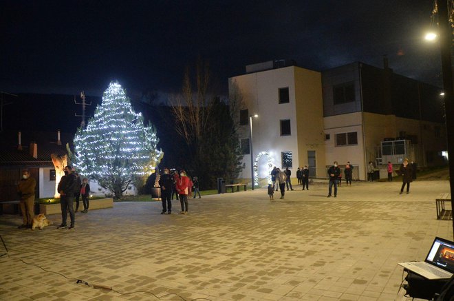 V Trebnjem so poskrbeli za spletni prenos. FOTO: Drago Perko