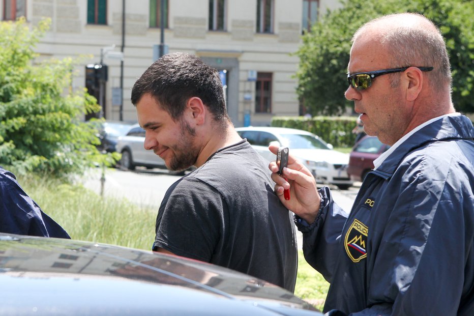 Fotografija: na zaslišanje so privedli Stefana Cakića osumljenega umora Gašperja Tiča. Ljubljana, 19.6.2017. FOTO: Marko Feist Slovenia