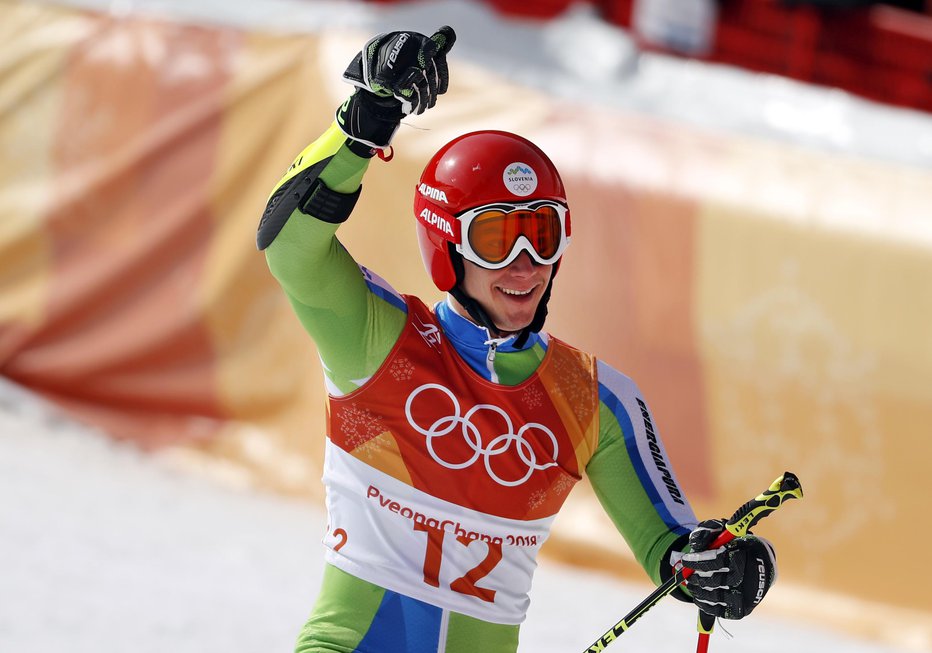 Fotografija: Žan Kranjec je takole pozdravljal gledalce po četrtem mestu na olimpijskem veleslalomu v Jongpjongu. Foto: Matej Družnik