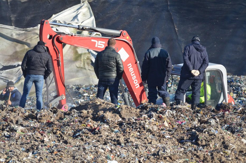 Fotografija: Slabe tri mesece so se policisti trudili, da bi našli del telesa, ki ga je opazila občanka. FOTO: Oste Bakal