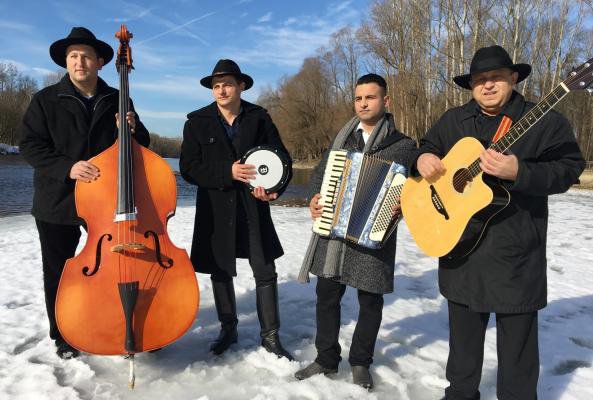 Etno skupina Del Tuha si obeta preboj na glasbeno sceno. FOTO: Osebni arhiv