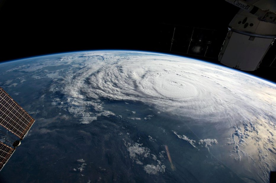 Fotografija: Pogled iz vesolja. FOTO: Nasa, Reuters