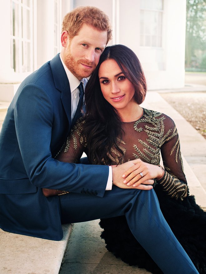 Obleko znamke Ralph & Russo je Meghan nosila na zaročnem fotografiranju. FOTO: REUTERS