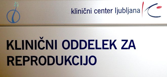 Na Ginekološki kliniki UKC Ljubljana zamrzujejo le jajčeca onkoloških bolnic, ki jim zdravljenje lahko uniči plodnost. Foto Dejan Javornik