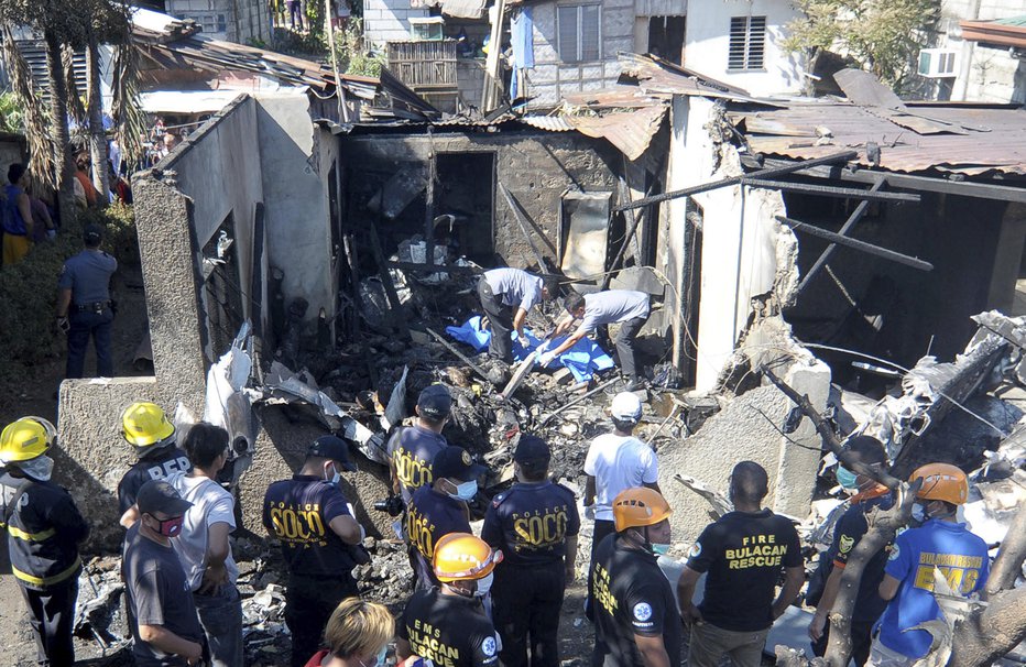 Fotografija: Letalo je strmoglavilo kmalu po vzletu. FOTO: AP