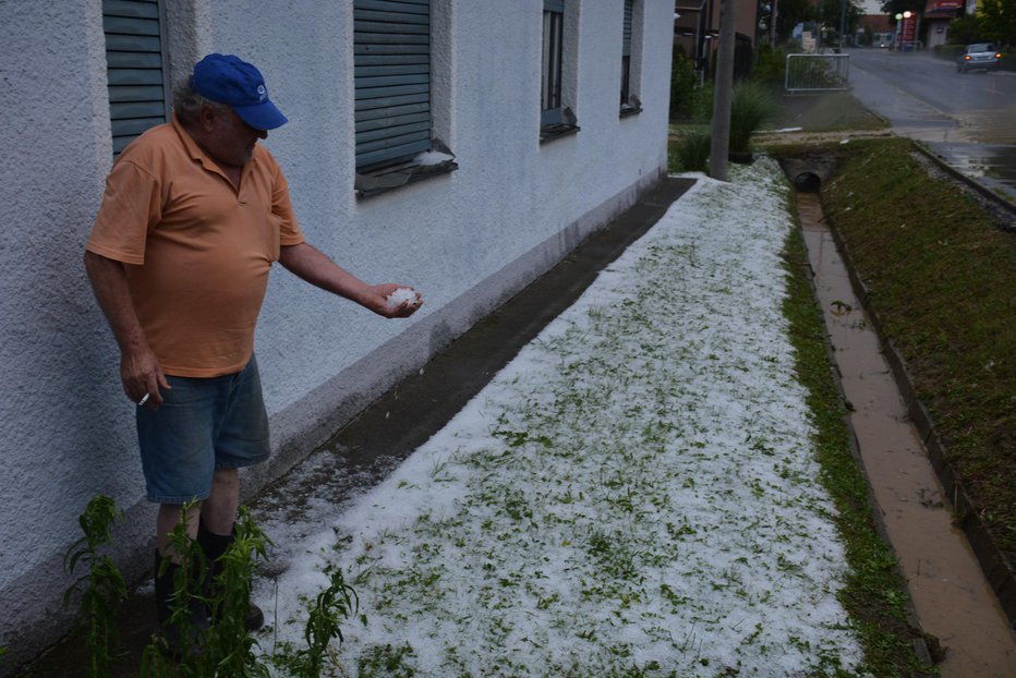 Fotografija: Neurje v Prekmurju v soboto. Klestila je toča. FOTO: Oste Bakal