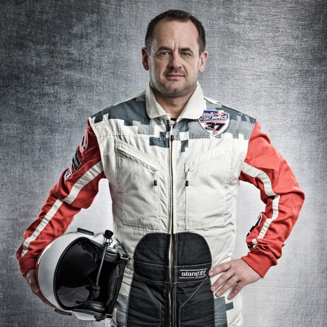 Peter Podlunšek, nekdanji slovenski gladiator v Red Bull Air Race, bo tudi del letalskega mitinga.