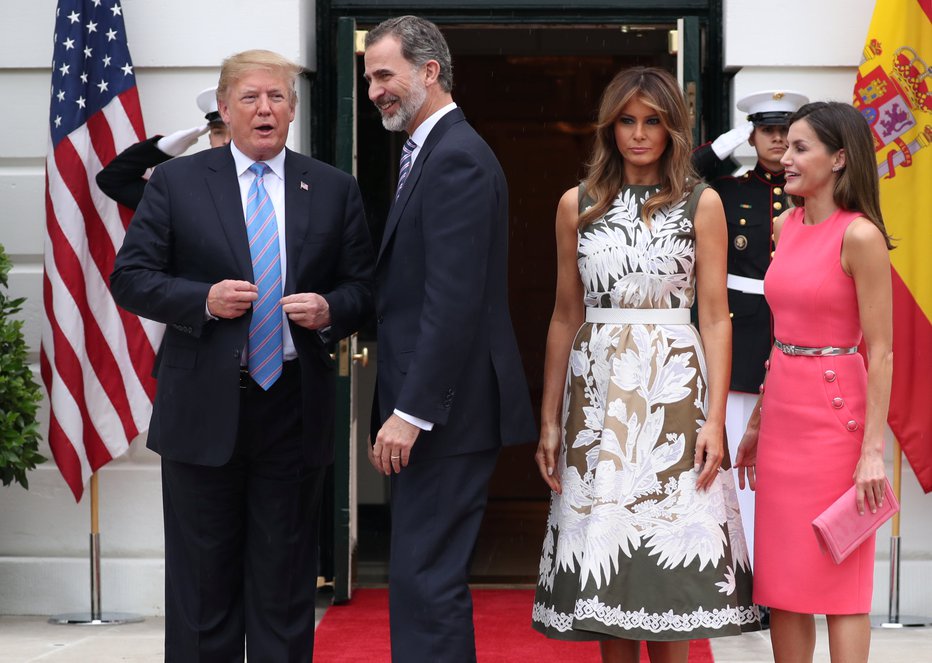 Fotografija: Melania ni bila videti dobre volje. FOTO: Reuters