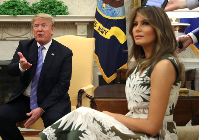 Melania ni bila videti dobre volje. FOTO: Reuters