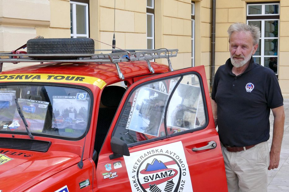 Fotografija: Franci Škrjanec je lastnik 35 let stare katrce. Fotografije: Primož Hieng